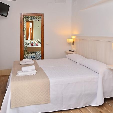 Hostal La Fonda Кониль-де-ла-Фронтера Номер фото