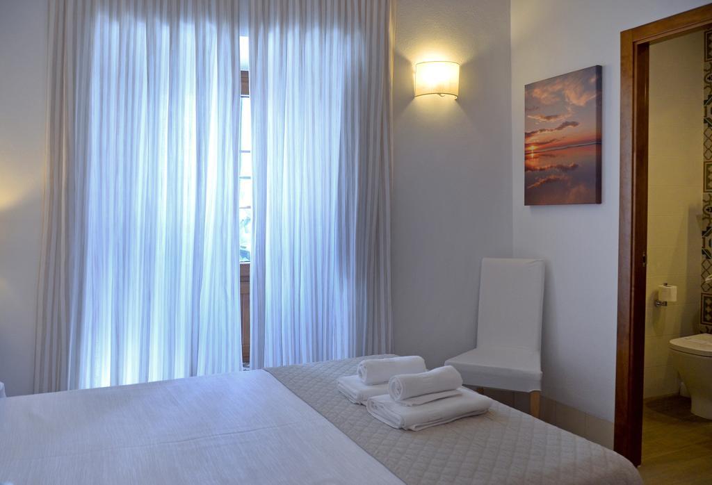 Hostal La Fonda Кониль-де-ла-Фронтера Экстерьер фото