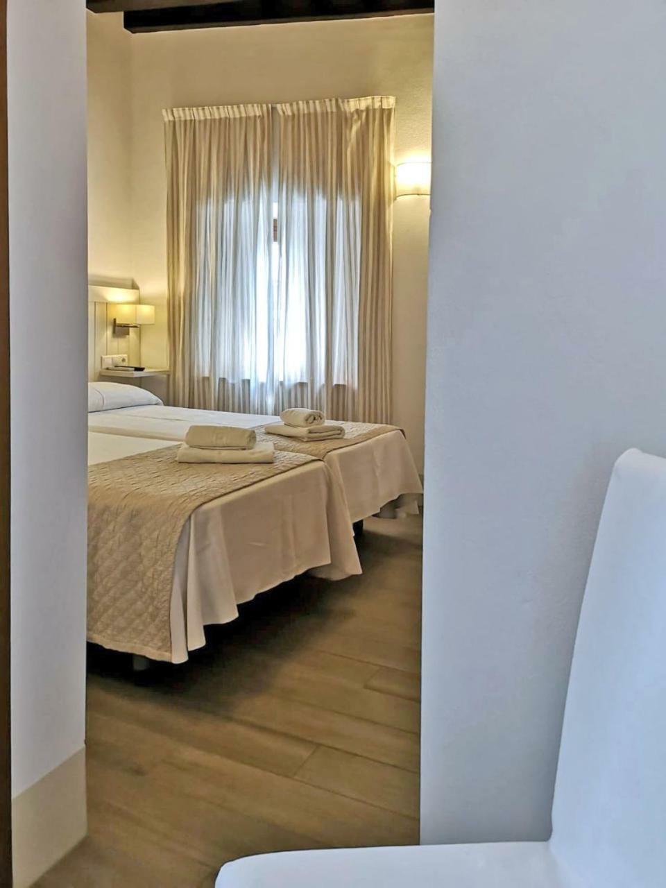 Hostal La Fonda Кониль-де-ла-Фронтера Экстерьер фото