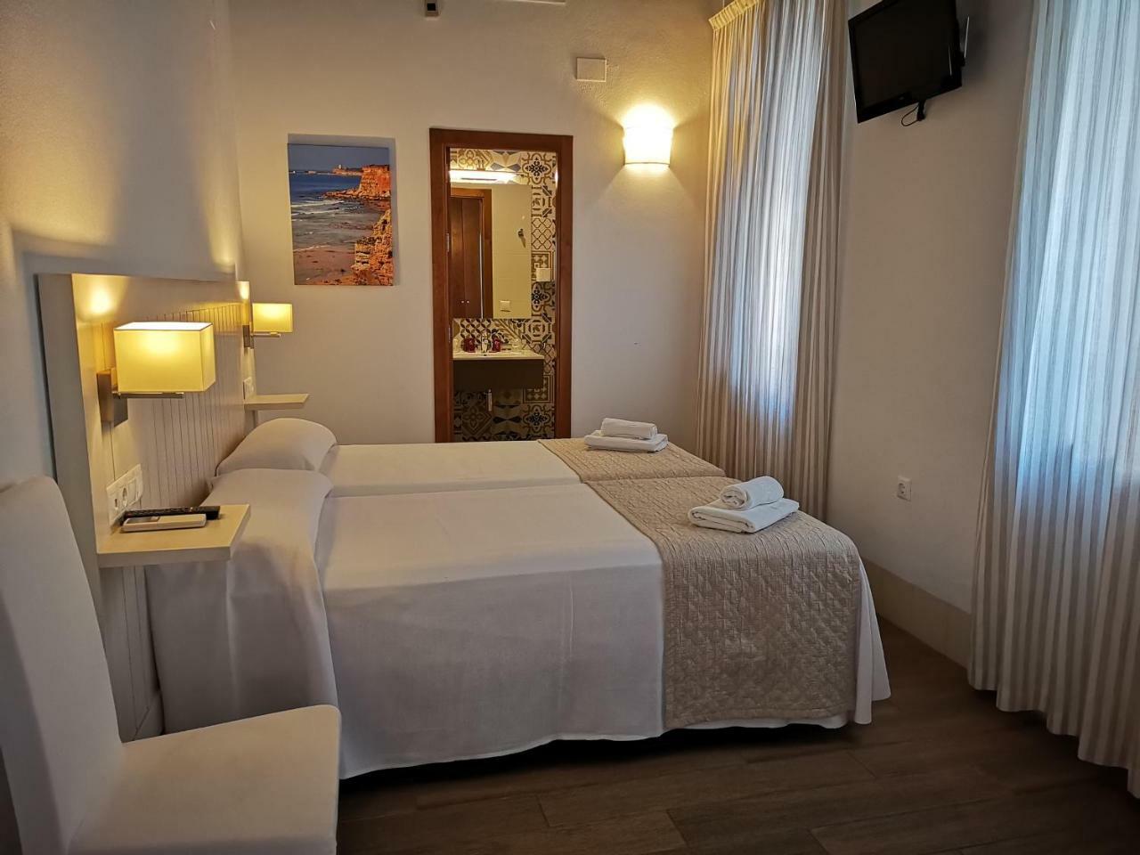 Hostal La Fonda Кониль-де-ла-Фронтера Экстерьер фото